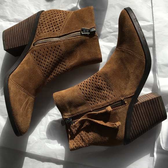LUCKY BRAND Boots - Picture 1 of 8